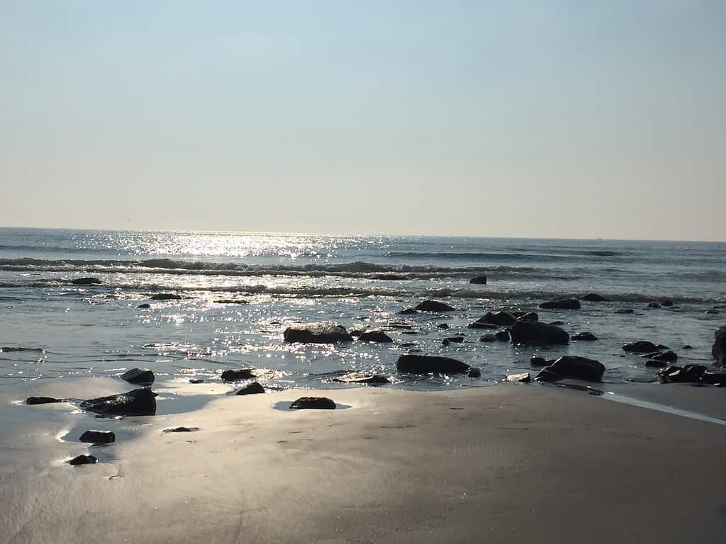 Longsands Beach in Maine