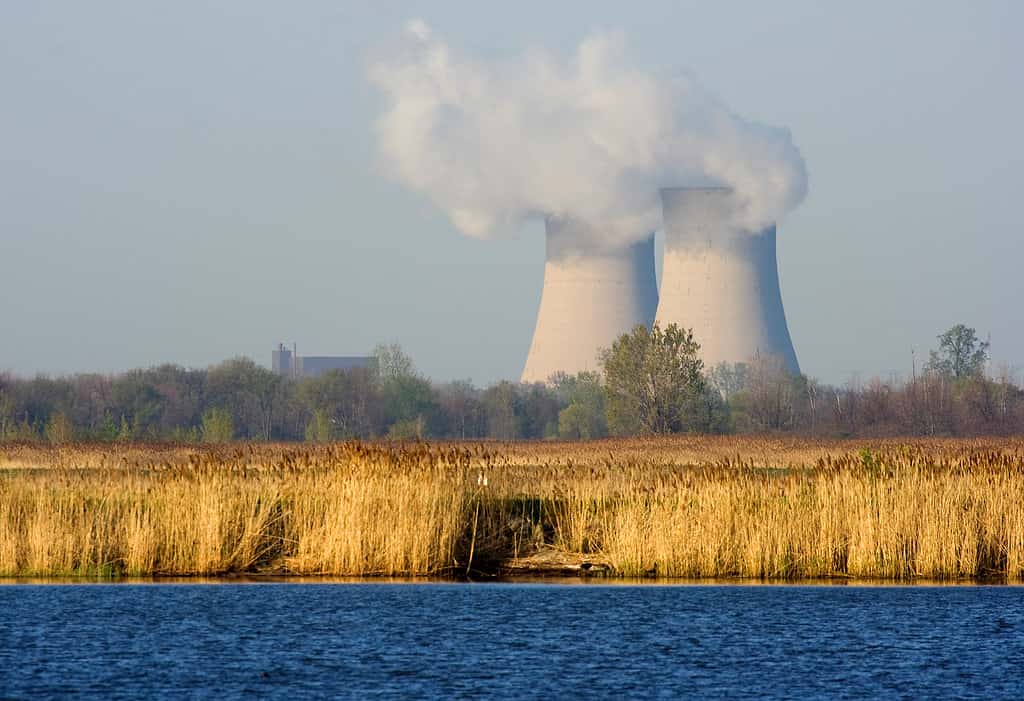 Picture of a nuclear power plant.