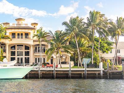 A Royal Living: 8 Largest Houses Ever Built In Florida
