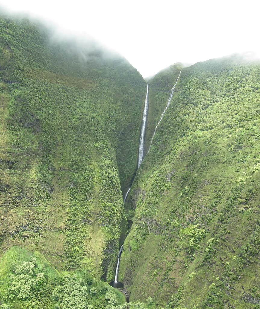 Molokai_Waterfall