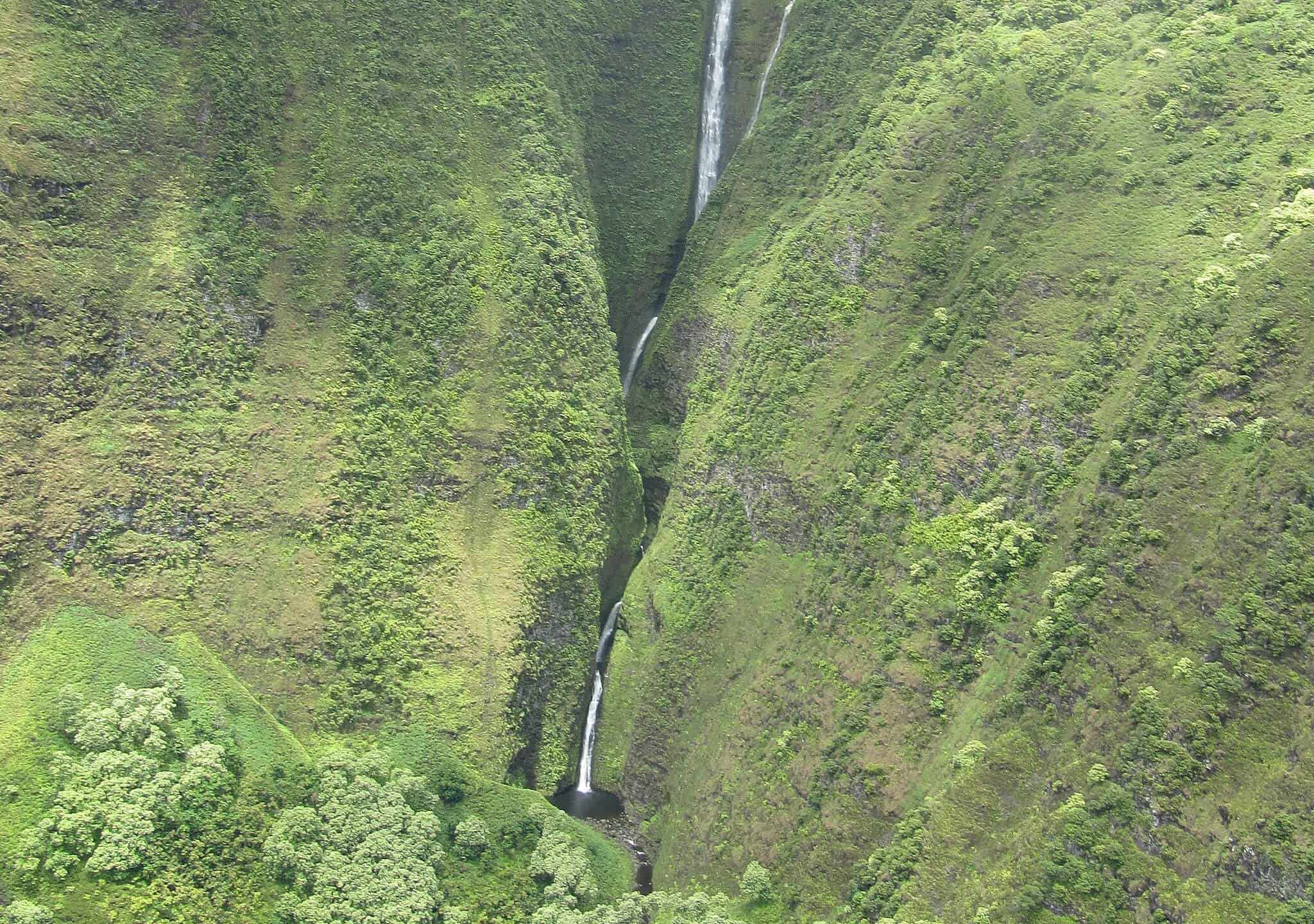 Molokai_Waterfall