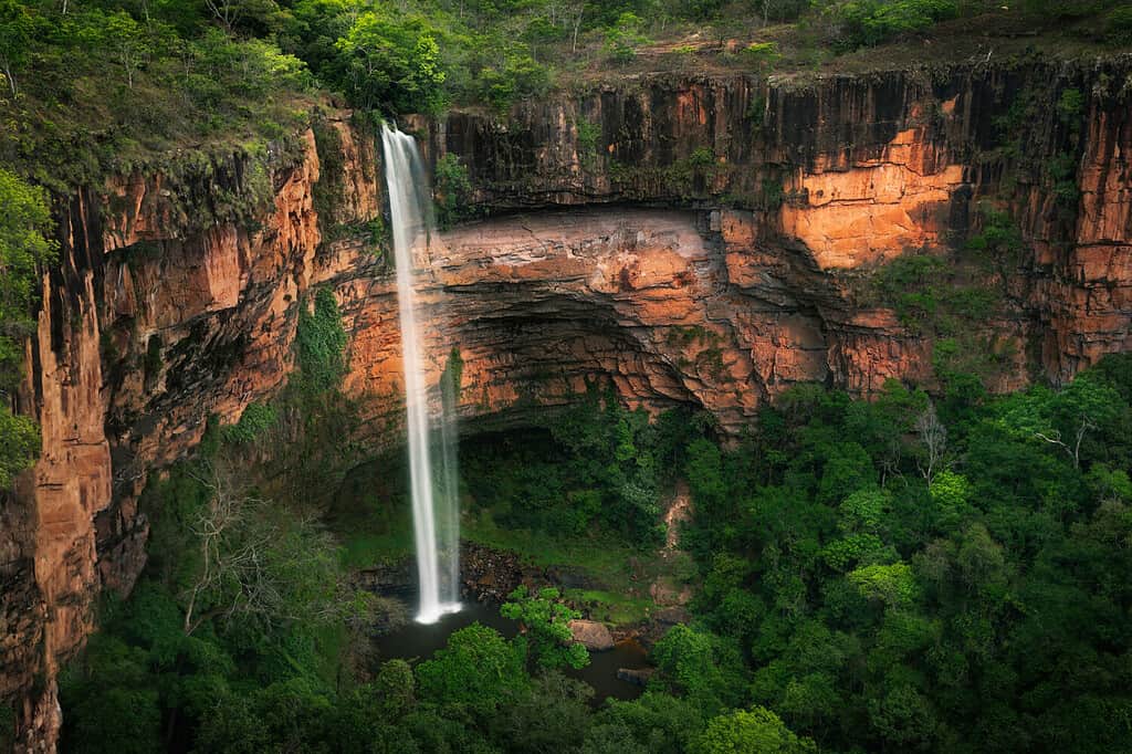 Bridal Veil Waterfall (Véu de Noiva) in Chapada dos Guimaraes National Park, Mato Grosso, Brazil