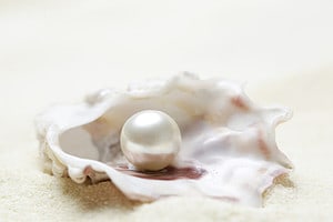 Discover the Spiritual Meaning and Symbolism of Pearls photo