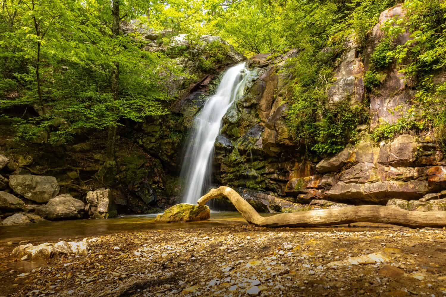 A mesmerizing view of the Peavine Falls in Oak Mountain State Park