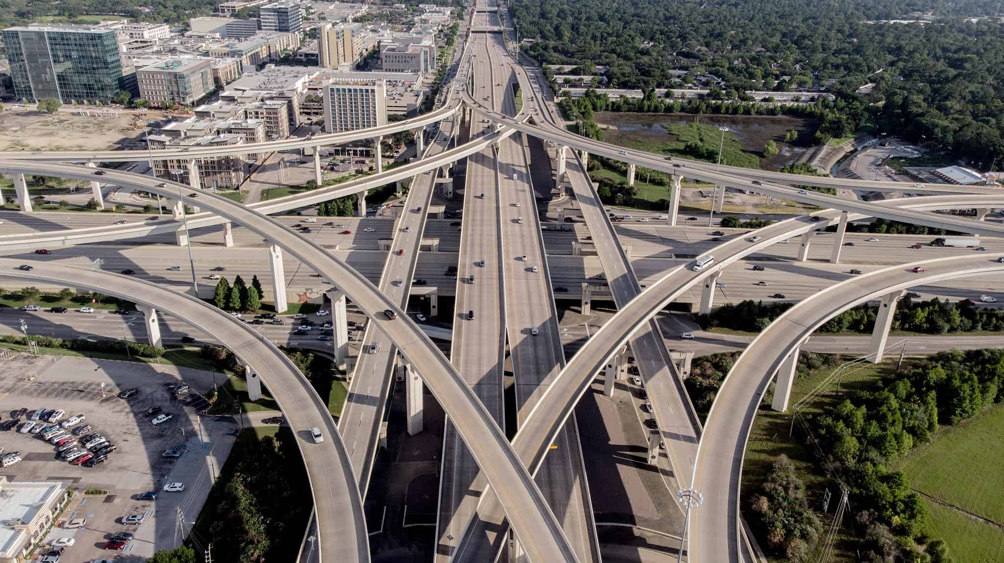 the-widest-road-in-the-united-states-is-laughably-large-az-animals