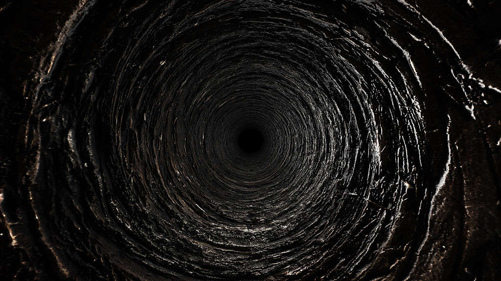 underground tunnel/deep hole