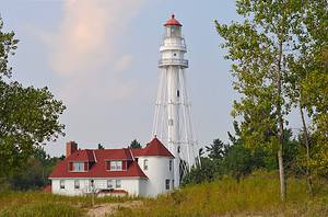 Discover the Tallest Lighthouse Along the Wisconsin Coast Picture