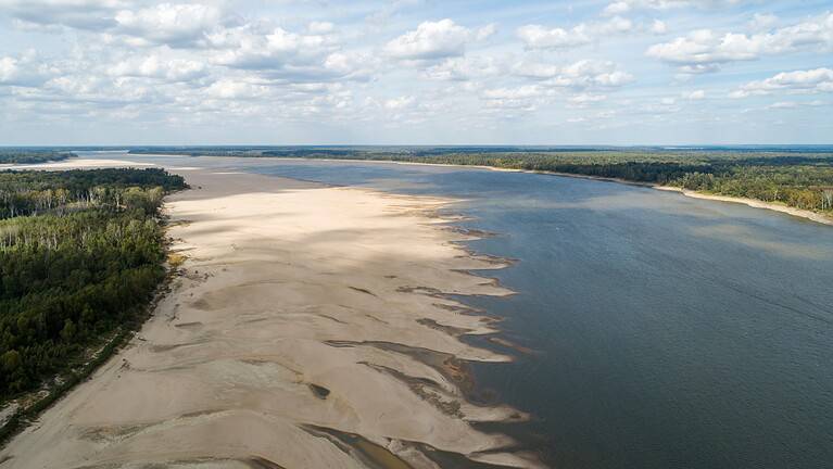 Low water exposes a sand bar on the Mississippi River near Grand Gulf, MS