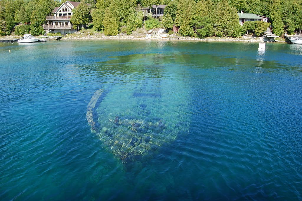 Amazing Sunken Ship Bruce Peninsula, Tobermory, Lake Huron, Fathom Five National Marine Park, Ontario