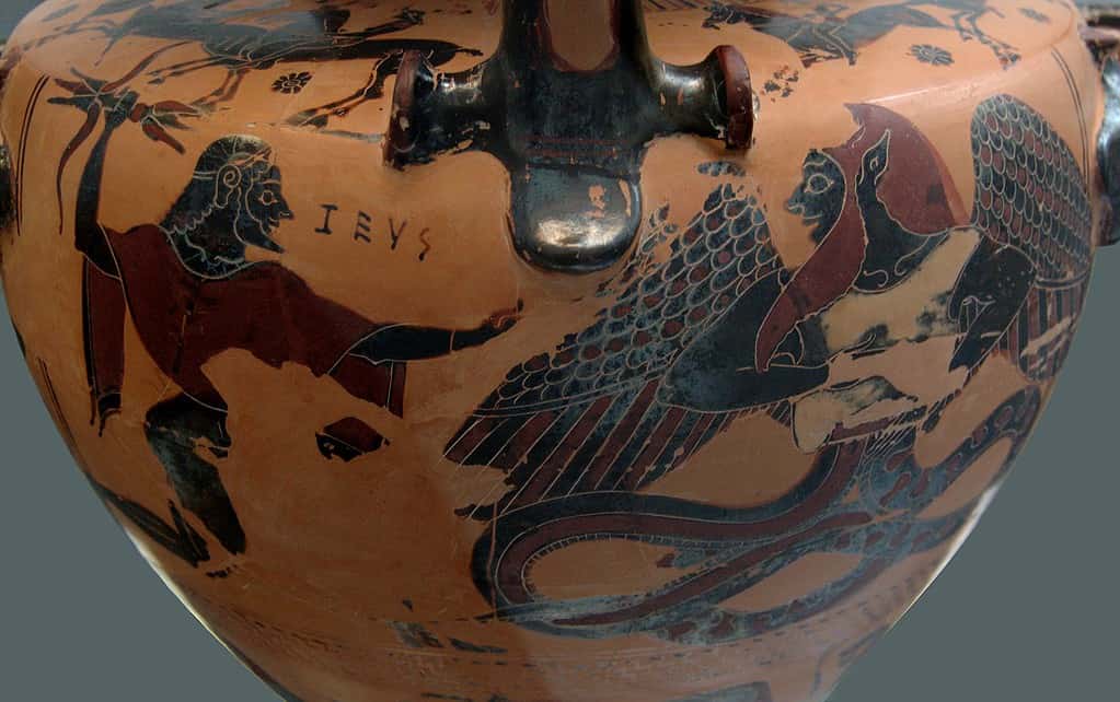 Zeus aiming his thunderbolt at a winged and snake-footed Typhon. Chalcidian black-figured hydria (c. 540–530 BC), Staatliche Antikensammlungen 