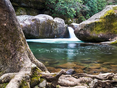 A North Carolinians Are Flocking to These 5 Amazing Smoky Mountain Swimming Holes