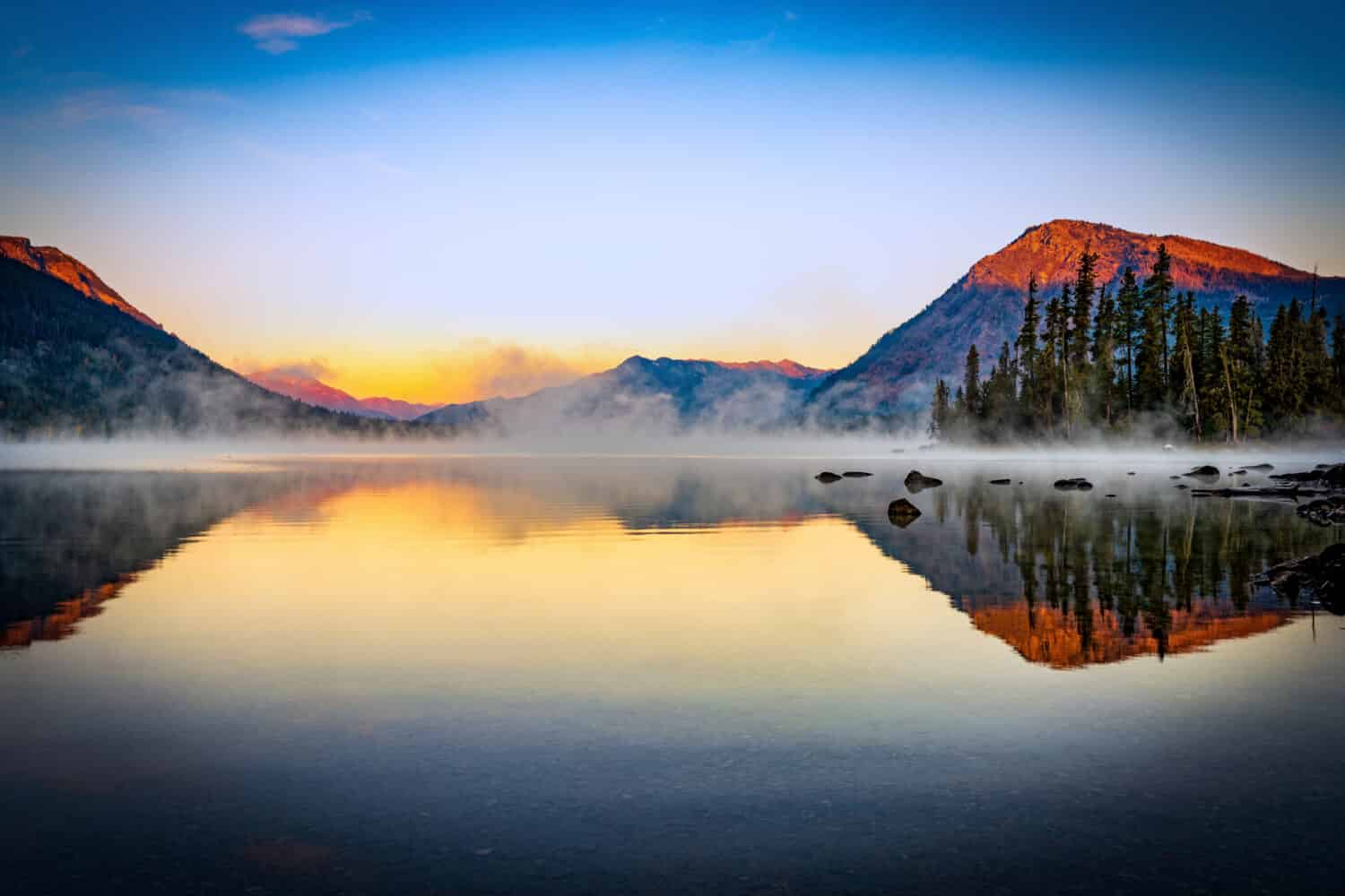 Wenatchee lake sunrise colors Leavenworth Wa