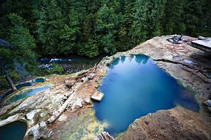 The 15 Most Breathtaking Hot Springs in Canada Picture