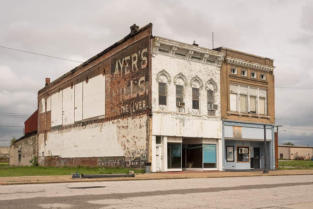 Abandoned businesses in Cairo, Illinois