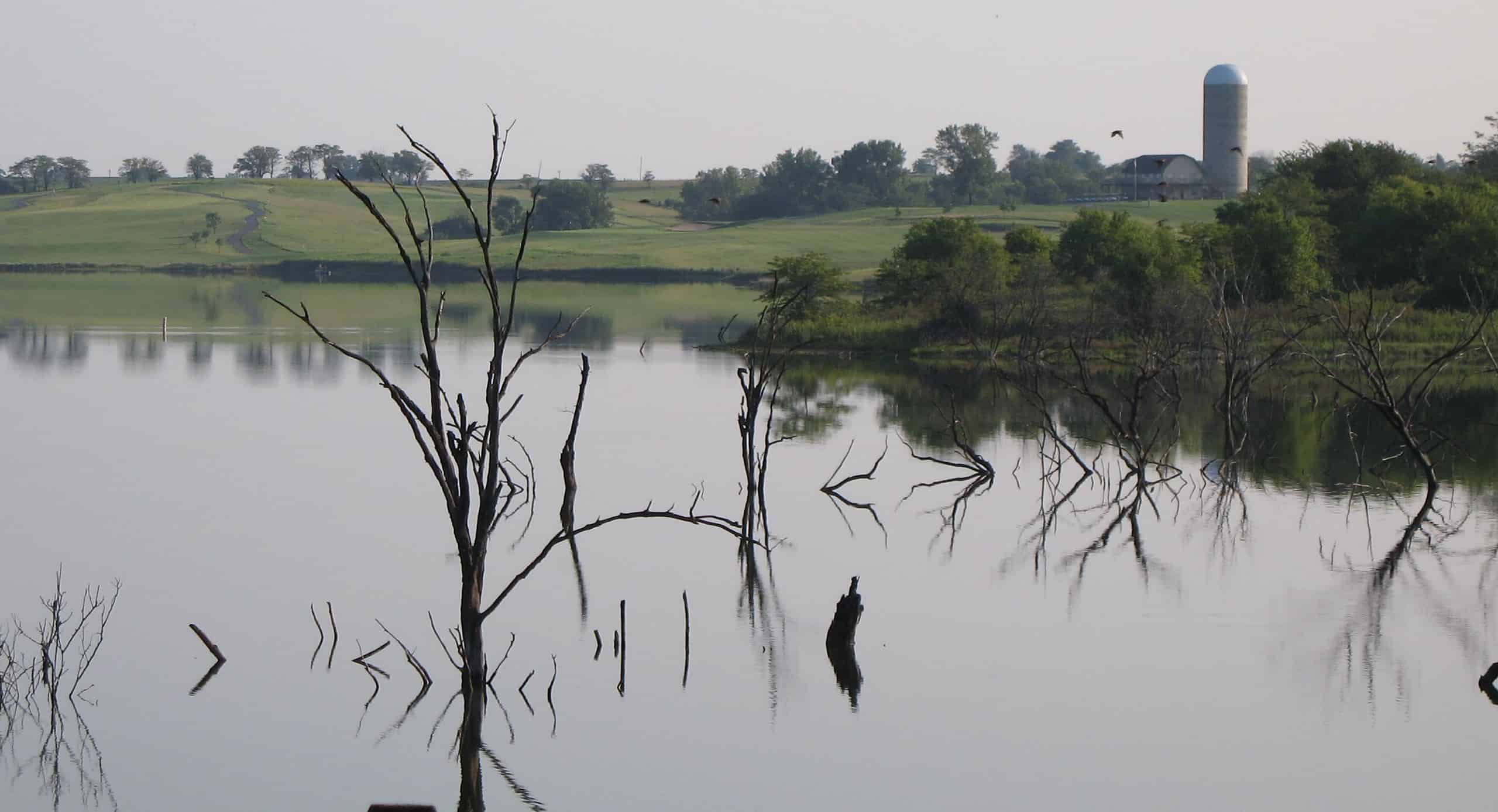 Mozingo Lake Golf Course in Maryville, Missouri. Photo in August 2006 by poster.