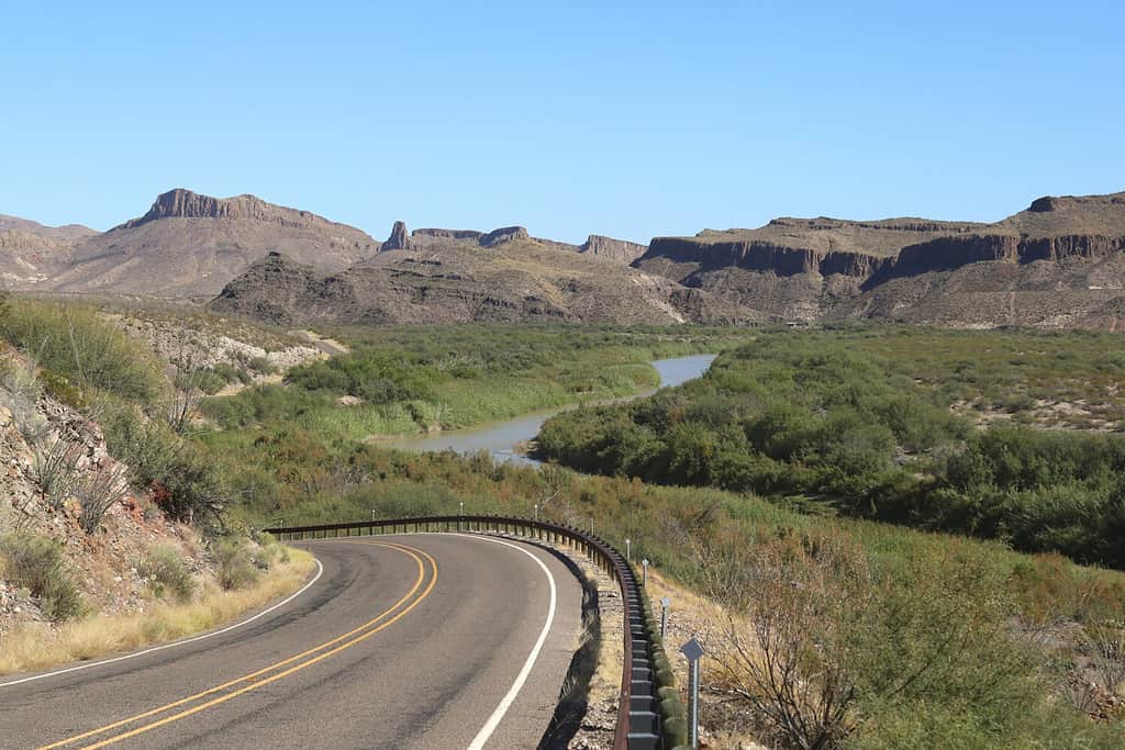 River Road and the Rio Grande River near Grassy Bank Campground, Big Bend Ranch State Park, Texas