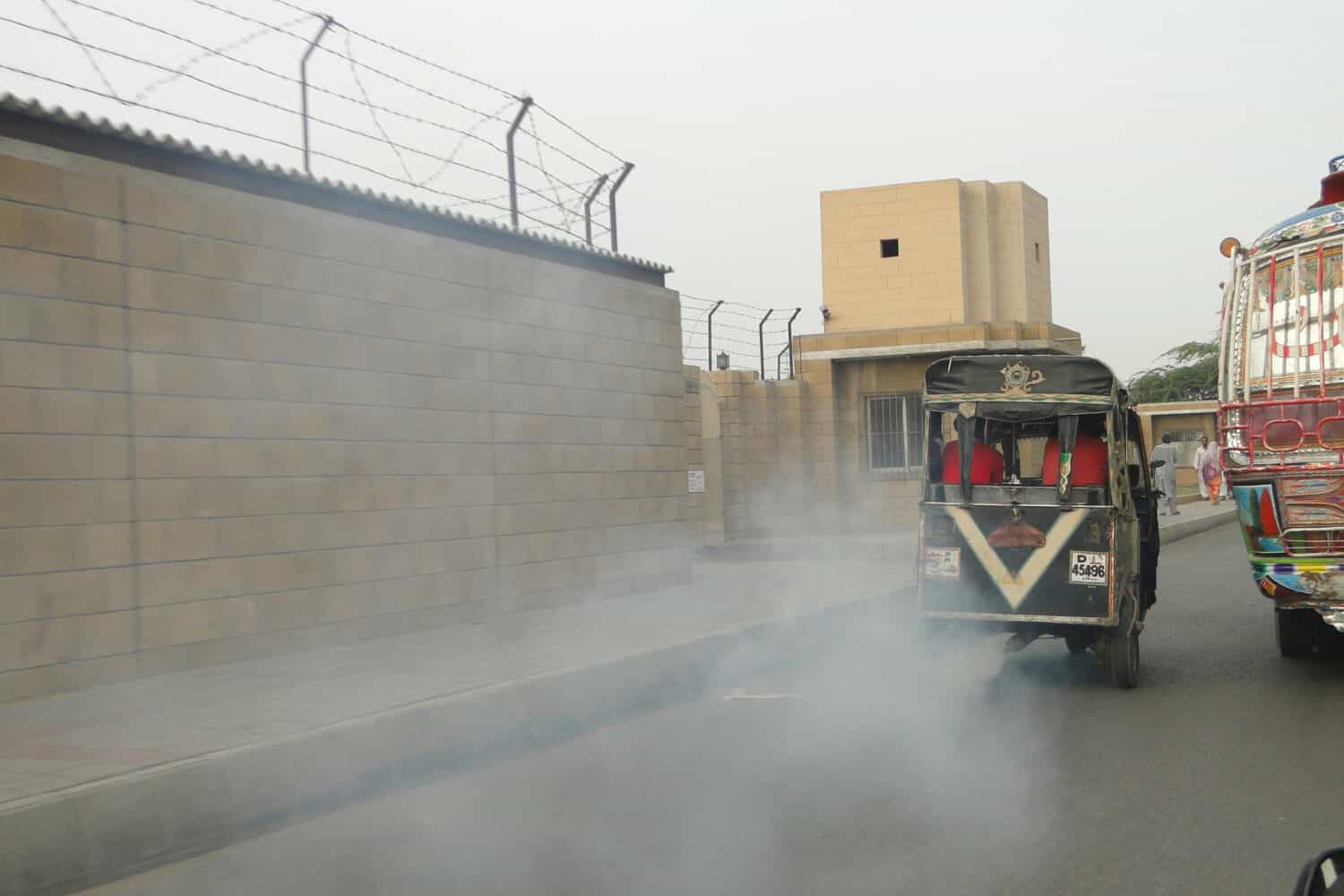                                rickshaw smog pollution