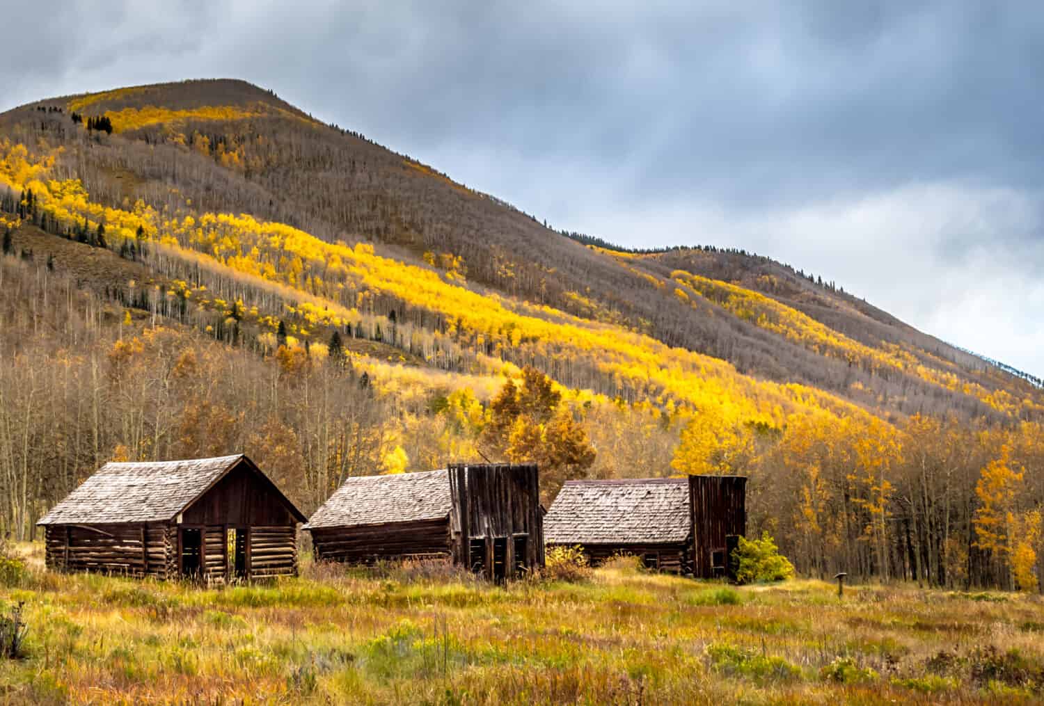 The Bones of Colorado Ghost Towns Are Being Transformed Into Cool New  Destinations