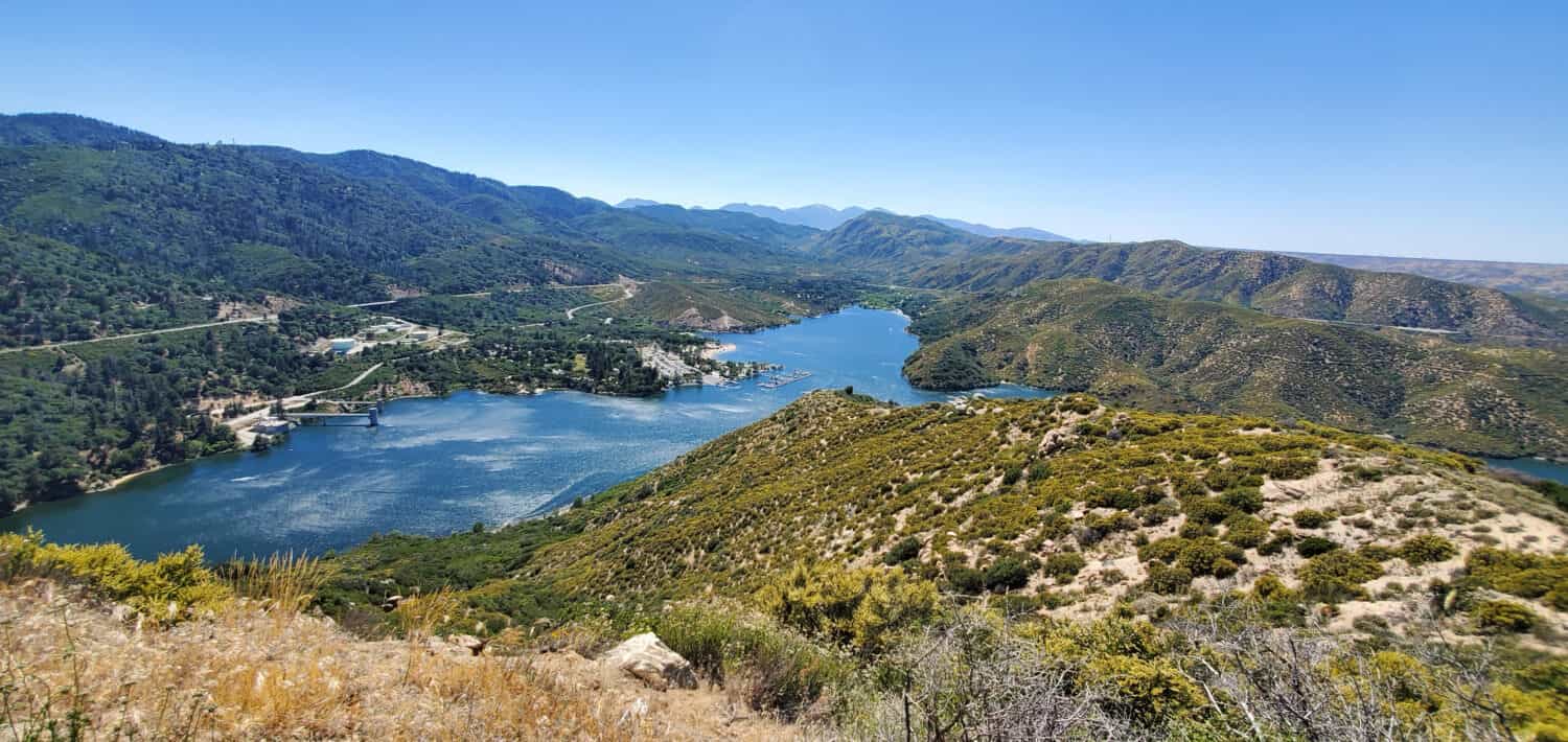Found this beautiful seen of silverwood lake in california while off roading.