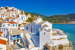 Discover the Best Time to Visit Greece for Ideal Weather Picture