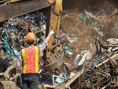A Discover the Largest Landfill in Washington (And the Dangers It Brings)