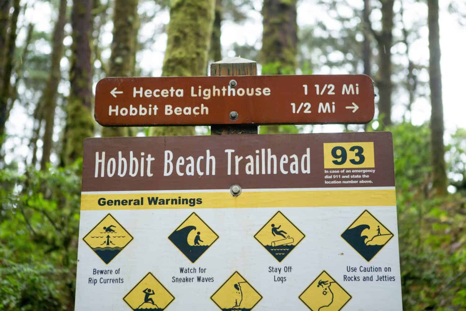 Heceta Lighthouse and Hobbit Beach trails junction signs, Oregon