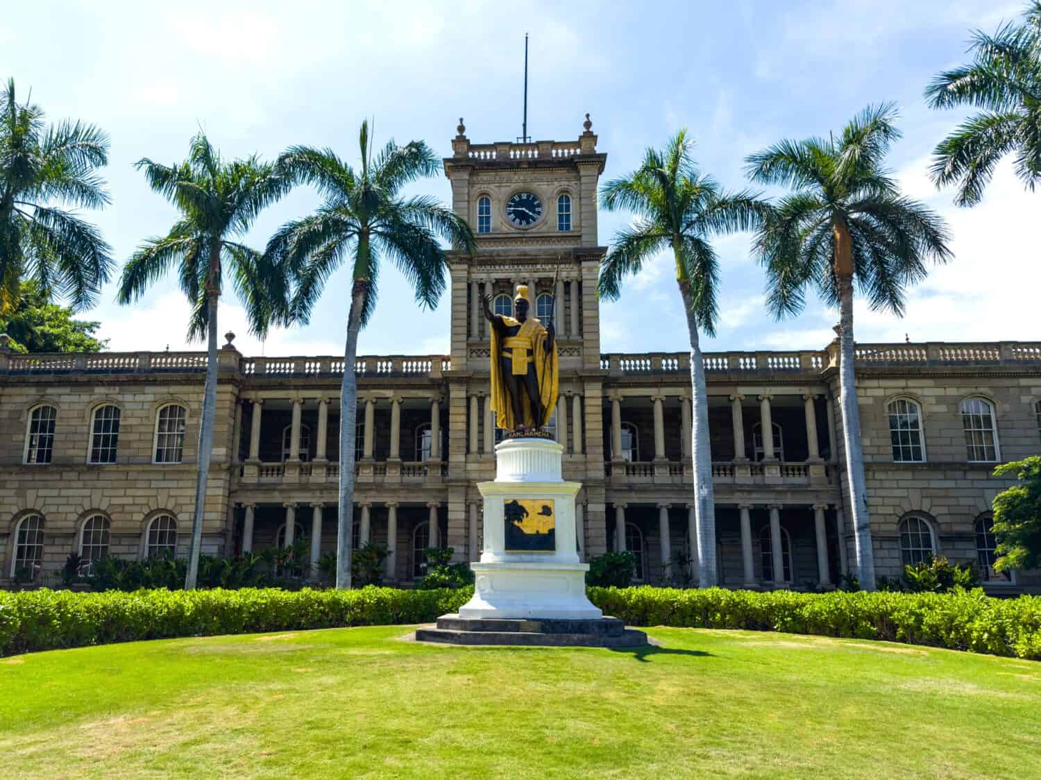 Statue of King Kamehameha in downtown Honolulu, Oahu, Hawaii.
