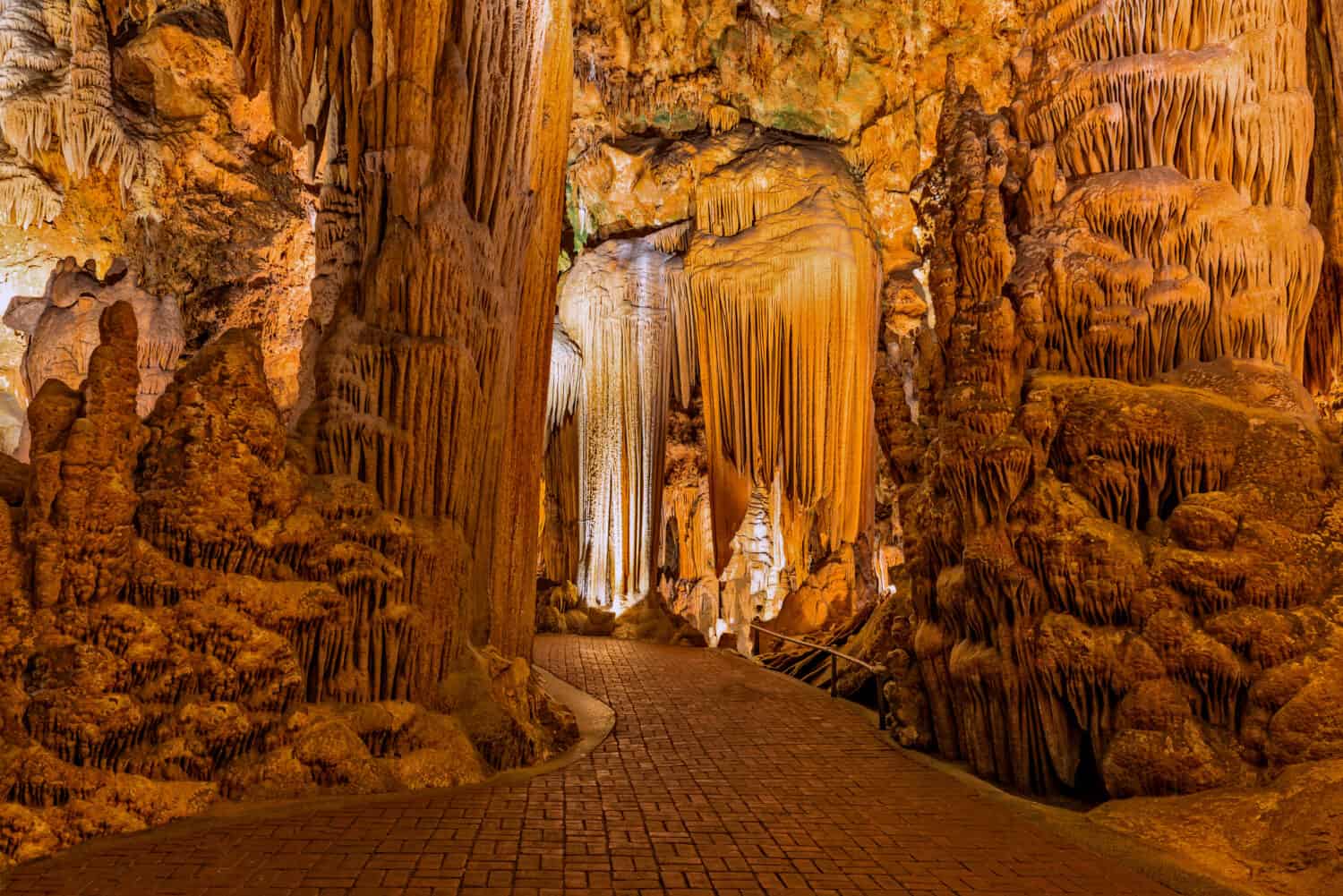 Discover Luray Caverns (and What Lurks Inside These Massive Virginia ...