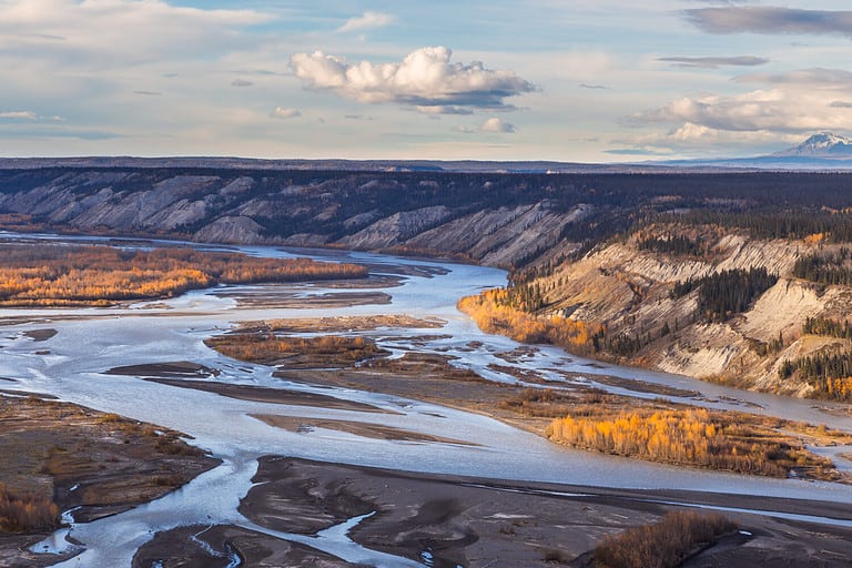 Copper River on the boundary of the Wrangell-St. Elias National Park and Preserve, famous for the dip-net salmon fishery. Alaska, USA.