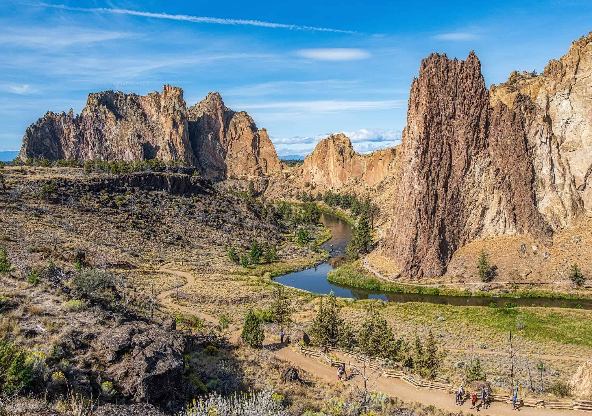 The 6 Best Places to Take in the View of Oregon's Three Sisters ...