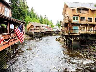A 10 Must-Visit Small Towns in Alaska