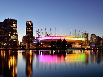 A Discover the 5 Biggest Stadiums in Canada