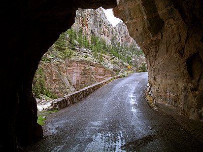 A 5 Incredible Caves in Wyoming (From Popular Spots to Hidden Treasures)