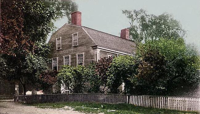 The William Pepperrell House is thought to have been built in 1682 and one of the oldest houses in Maine.