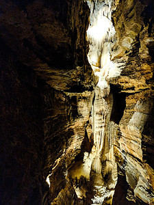 Discover Missouri’s Talking Rocks Cavern (and What You’ll Find Inside) Picture