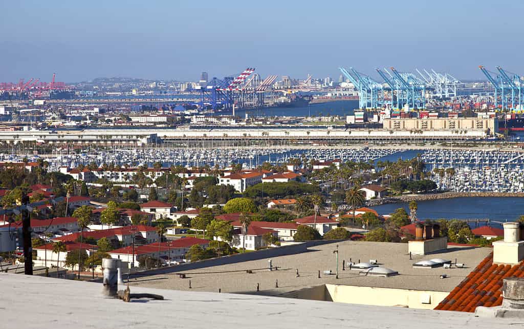 Port of Long Beach California imports and exports trade facility.