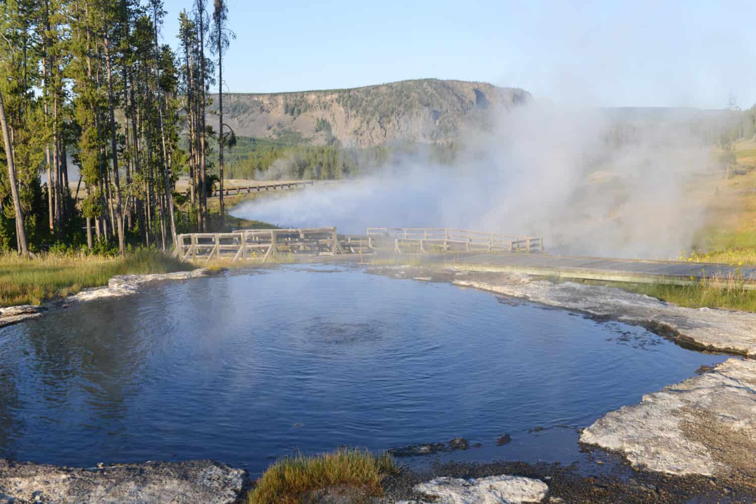 Yellowstone National Park - Hot Springs 