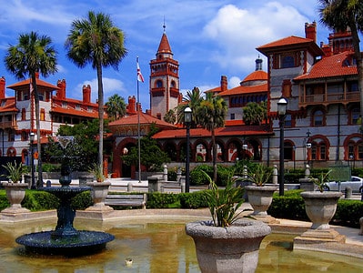 A The Most Beautiful College Campus in Florida Is a Tropical Paradise