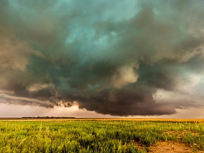 A Discover the Connection Between a Green Sky and a Tornado