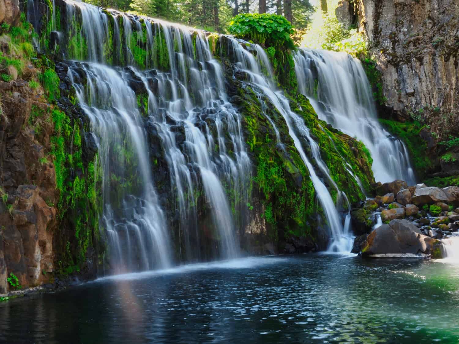 A closeup shot of the McCloud Falls in the United States of America