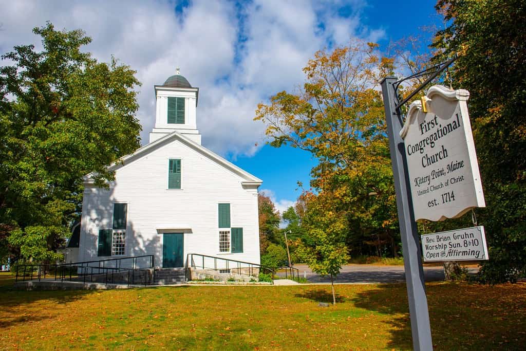 First Congregational Church of Kittery Point at 23 Pepperrell Road in fall in town of Kittery, Maine ME, USA.