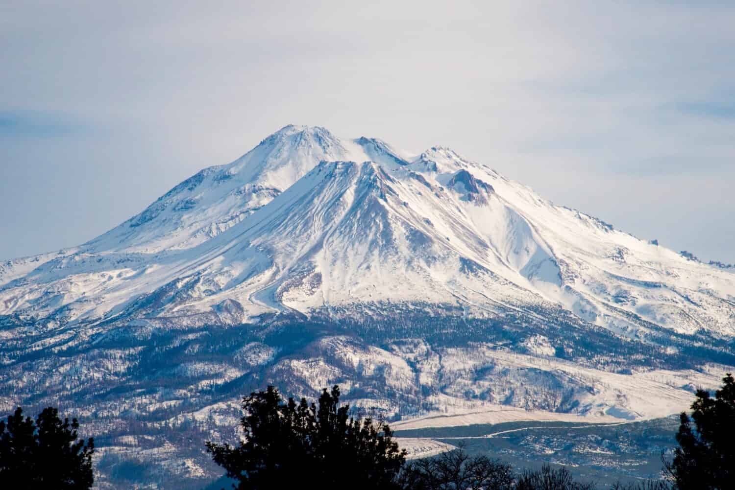 Beautiful mount Shasta, 2023, covered with snow.