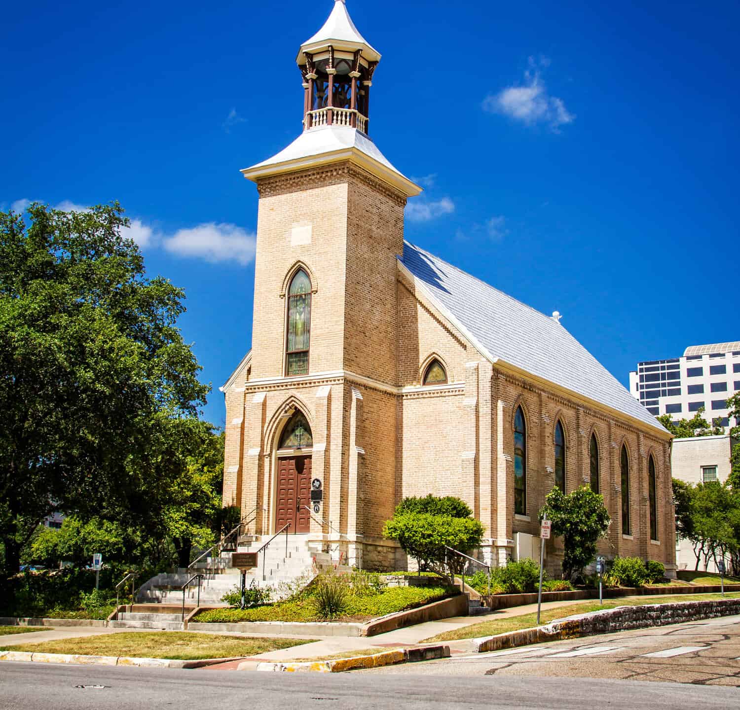 Gethsemane Lutheran Church, a historic Lutheran church in downtown Austin, Texas.