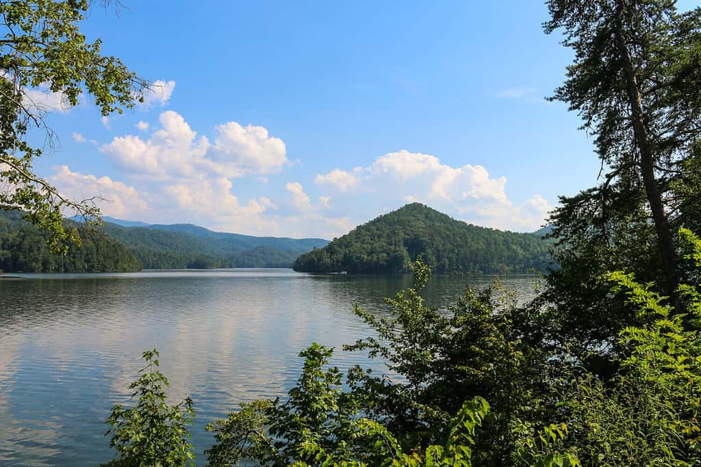 The rural beauty of Tennessee - Lake Ocoee