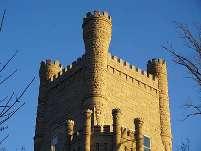 A Discover 5 Enchanting Castles Nestled in Illinois