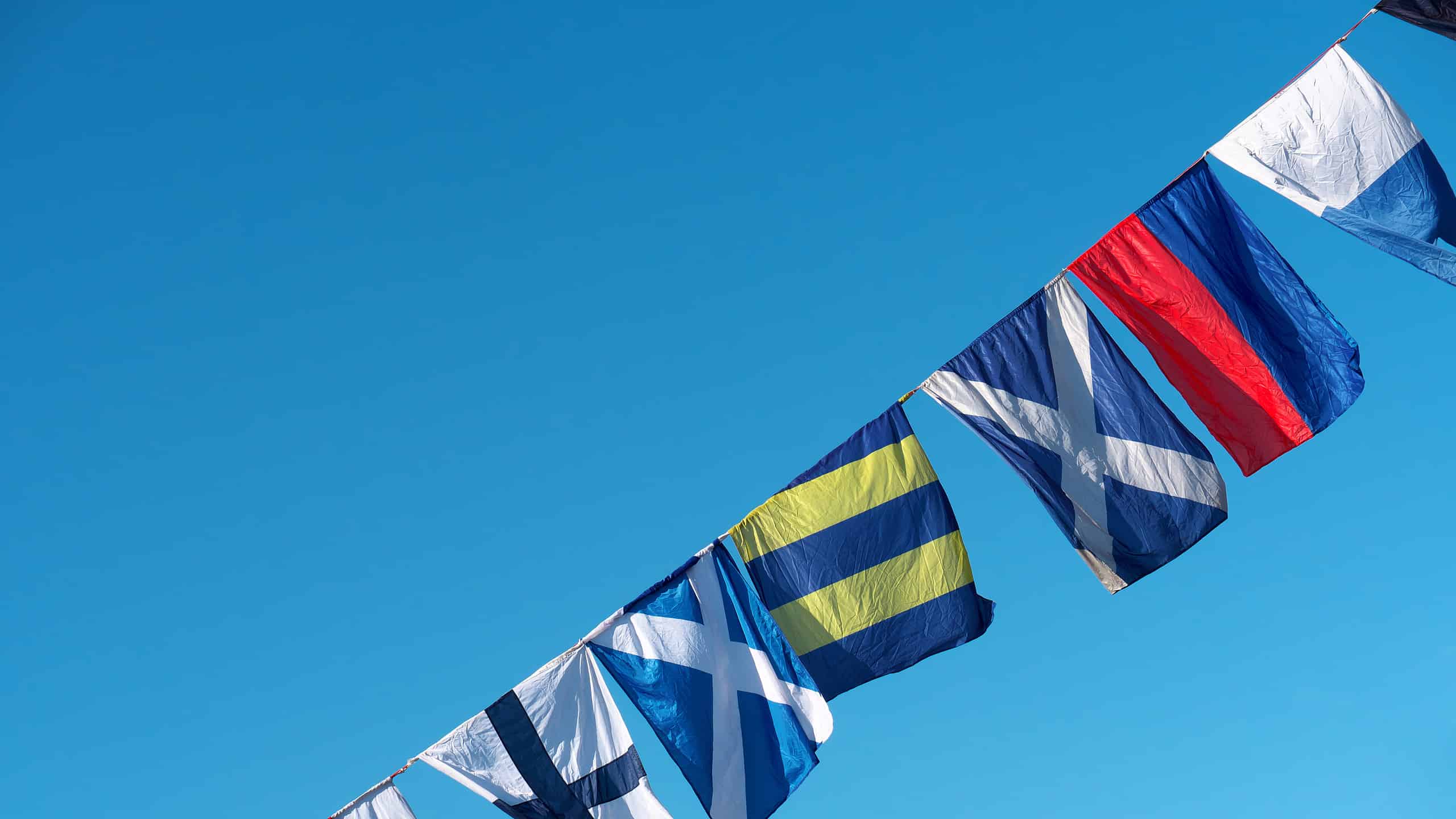 40 Common Nautical Flags And Their Meanings