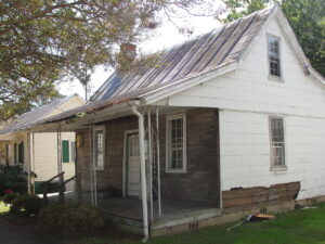 The Oldest House in North Carolina Still Stands Strong After 300 Years Picture
