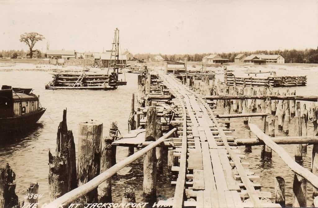 A dock at Jacksonport, Wisconsin in 1937.