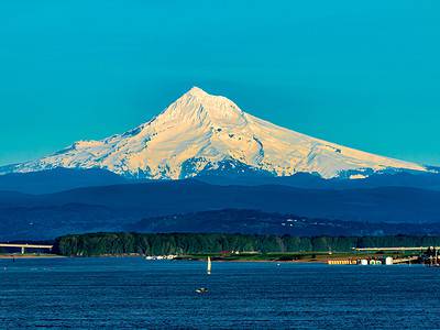 A 10 Incredible Facts About Mount Hood