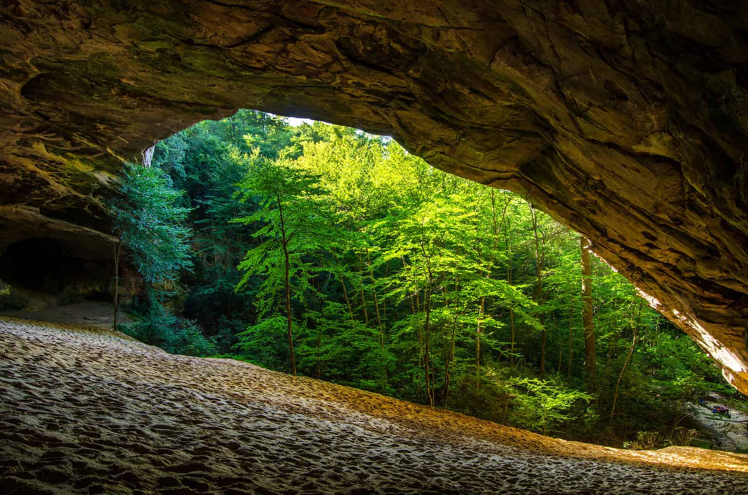 14 Amazing Caves In Kentucky Most Popular To Hidden Treasures   GettyImages 909698514 1 1536x1018 